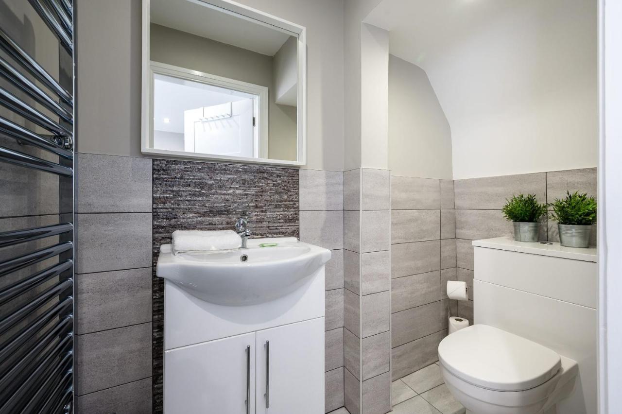 Host & - Stunning Georgian Multi-unit Townhouse Holiday home Liverpool