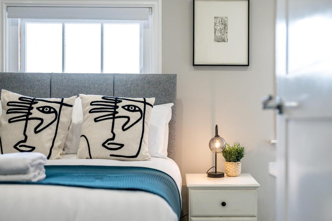 Host & - Stunning Georgian Multi-unit Townhouse